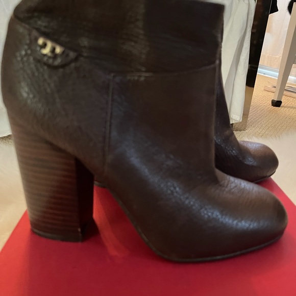 TORY BURCH brown pebbled leather booties - Picture 1 of 8